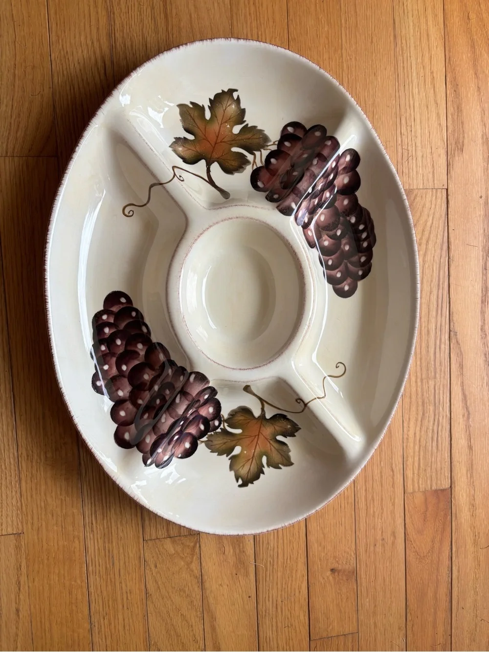 Villa Tabletops Hand Painted Grapes Divided 5-Part Tuscan Serving Tray Platter
